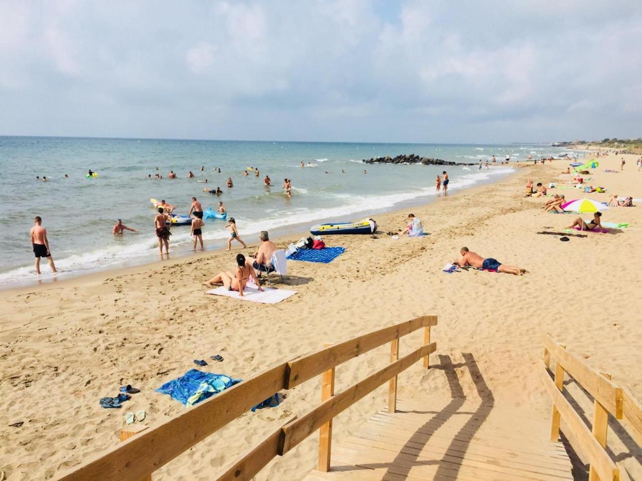Camping Le Roucan West Vias Εξωτερικό φωτογραφία